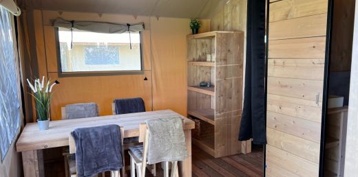 4 pers glampingtelt indenfor